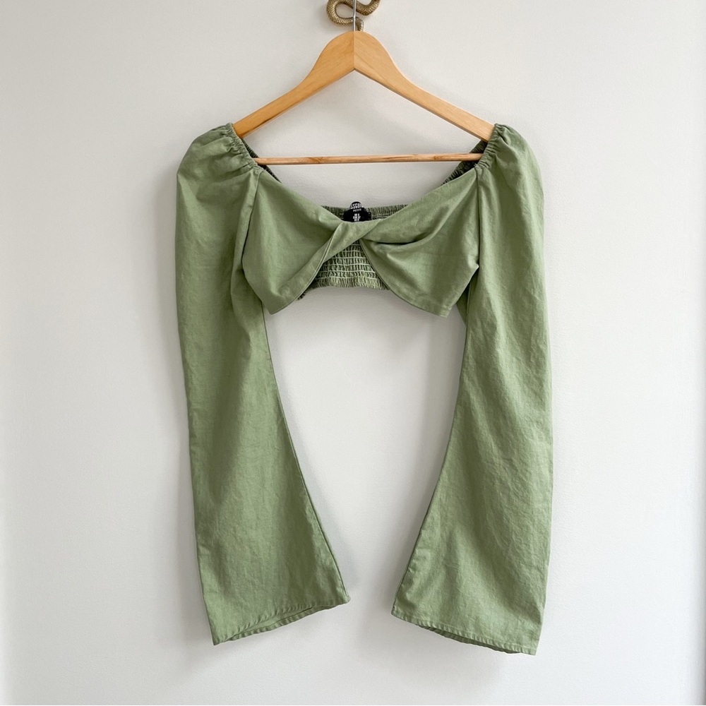 [missguided] twist front bell sleeve crop top green 4P